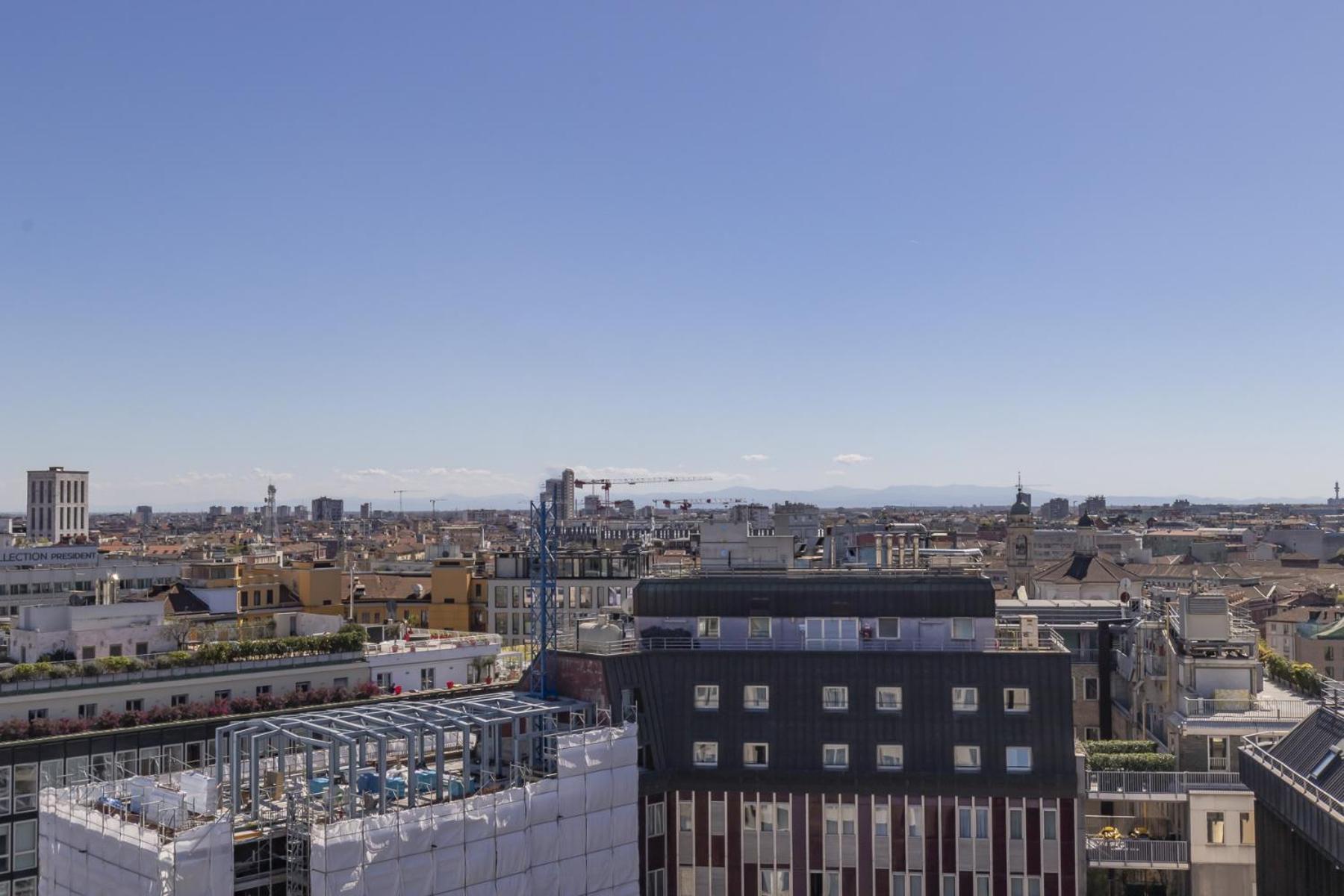 San Babila Tower With Panoramic Terrace Overlooking Duomo By Rentopolis Appartamento *