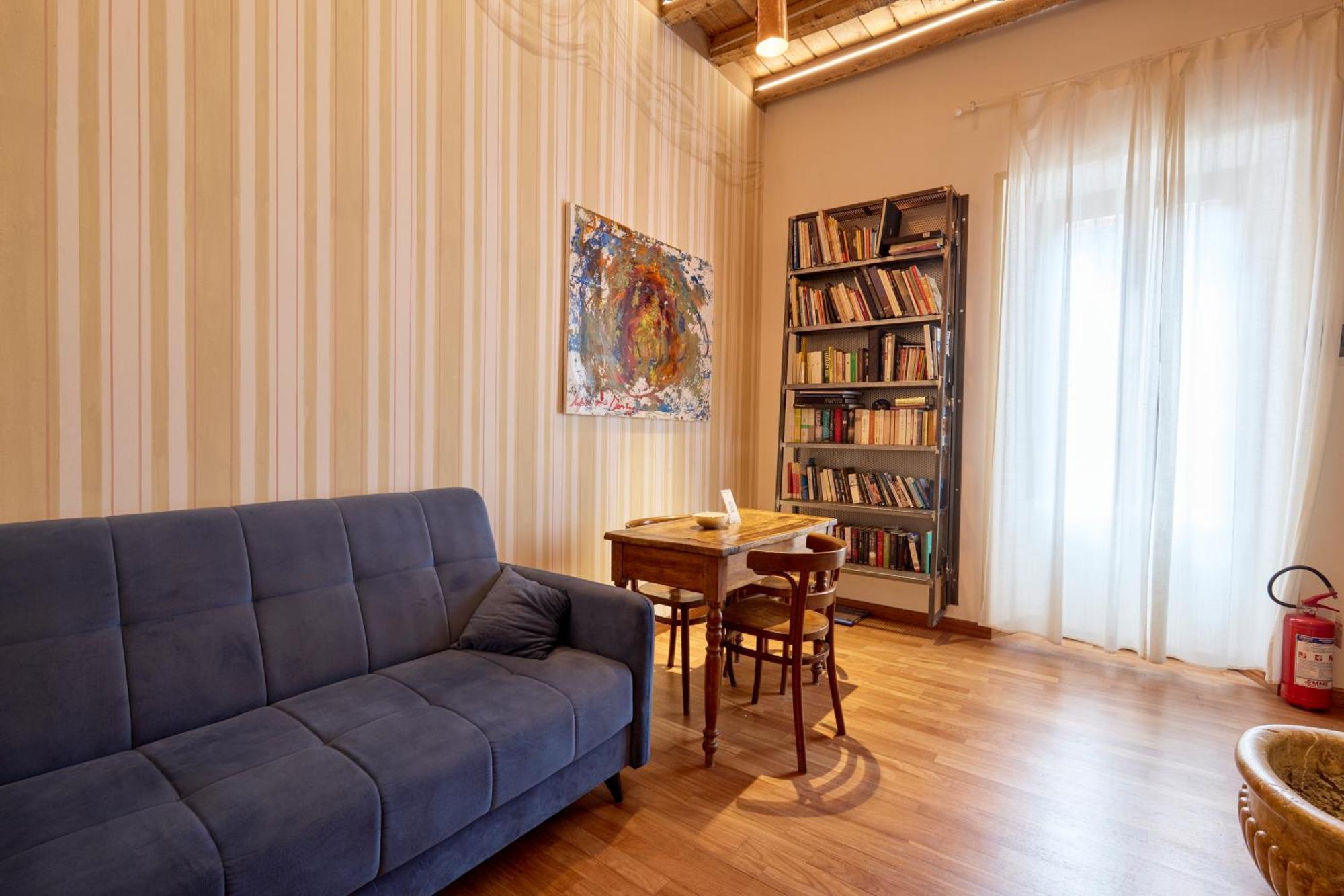 First Moon-emme Loft Apartment