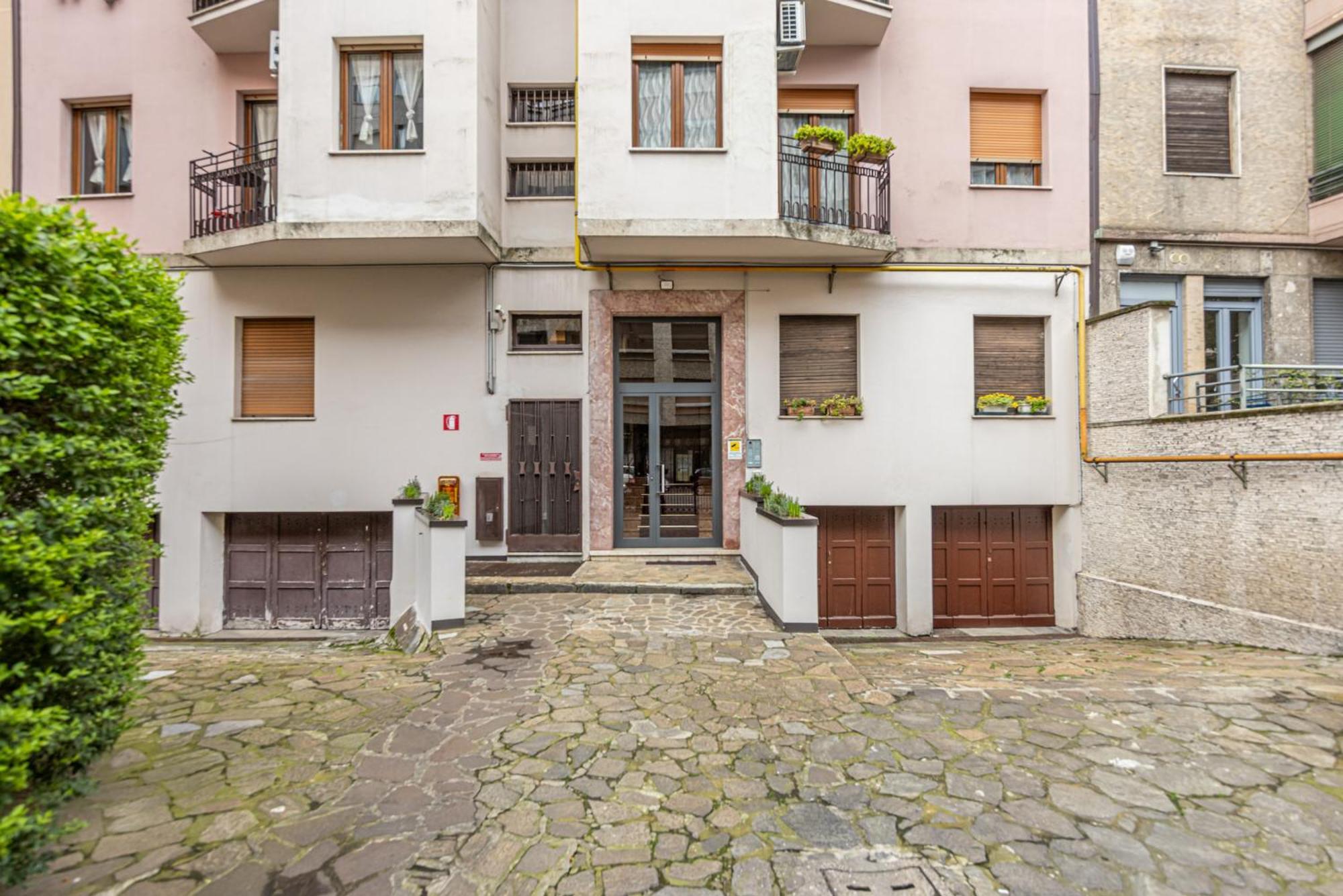 Zuretti Modern Comfort Near Station Appartamento