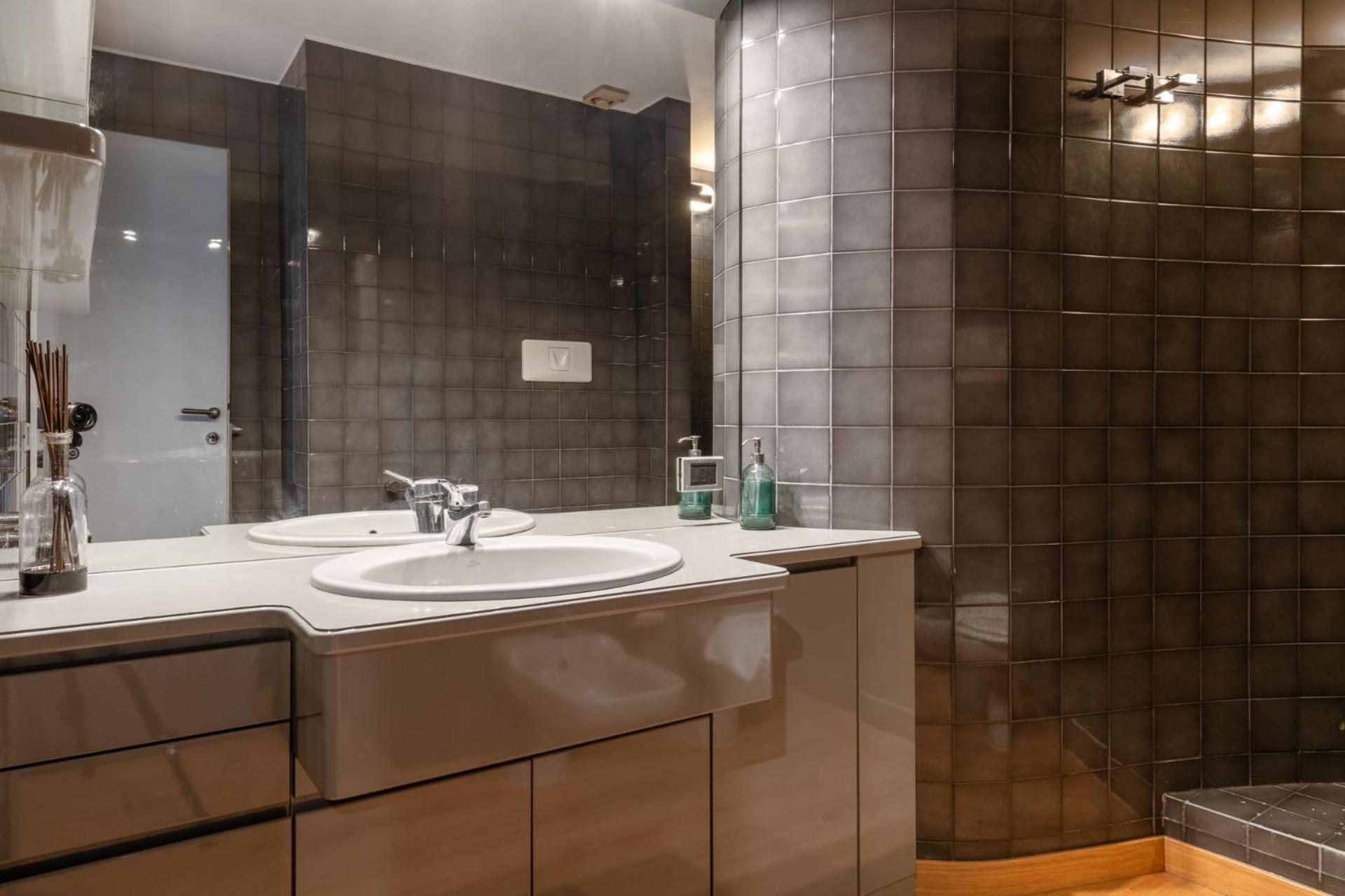 Italianflat - Spacious 3 Bedroom With Balcony San Babila Area Appartamento Milano