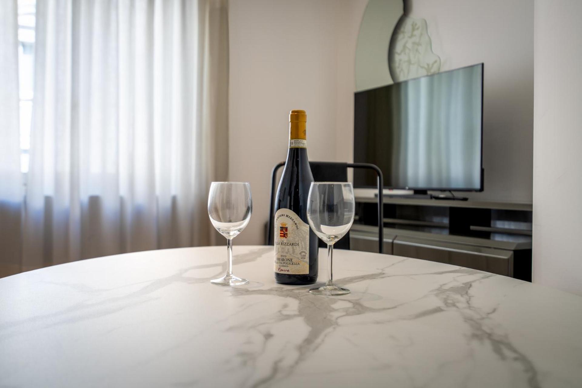 Italianflat - Spacious 3 Bedroom With Balcony San Babila Area Appartamento Milano