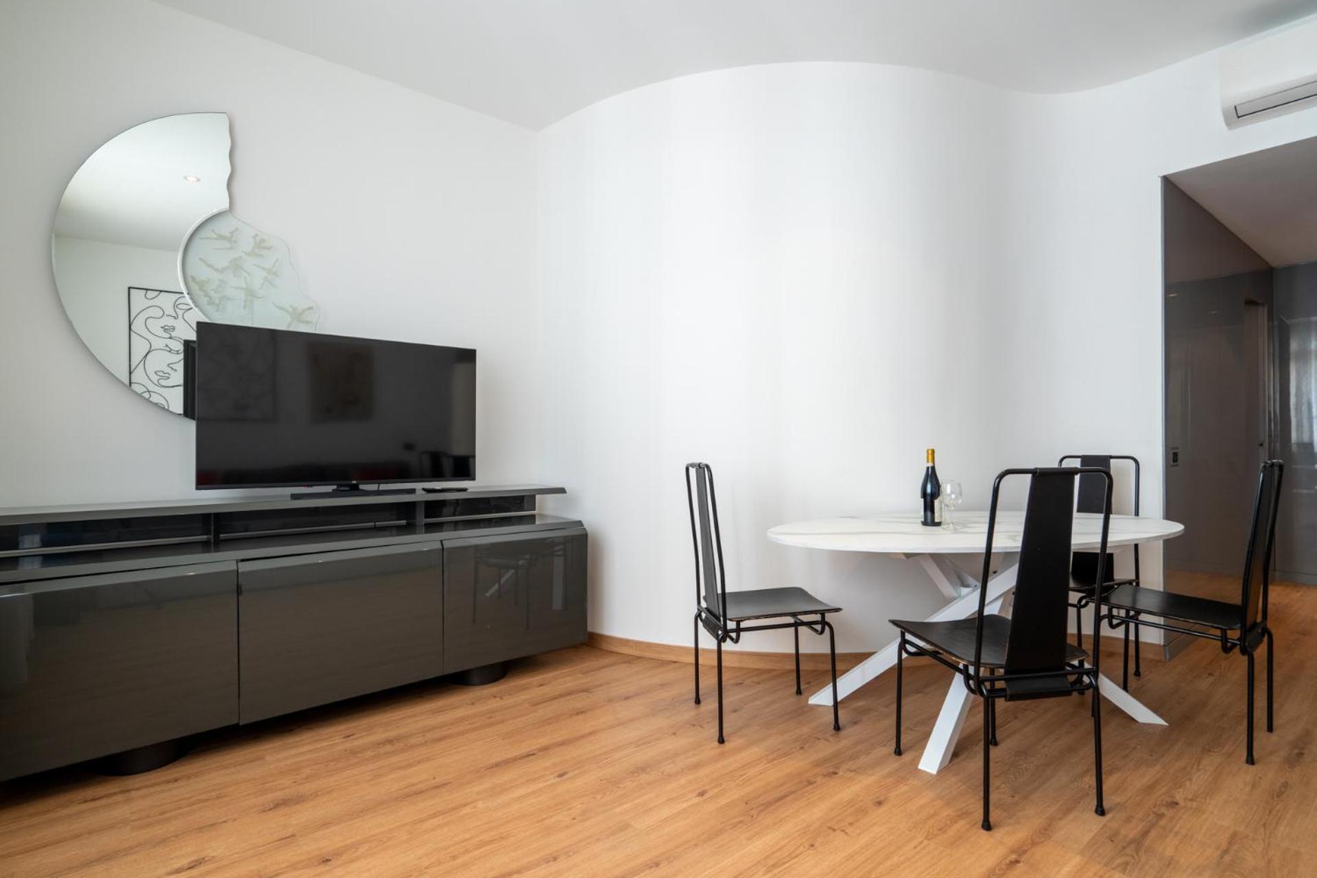 Appartamento Italianflat - Spacious 3 Bedroom With Balcony San Babila Area Milano