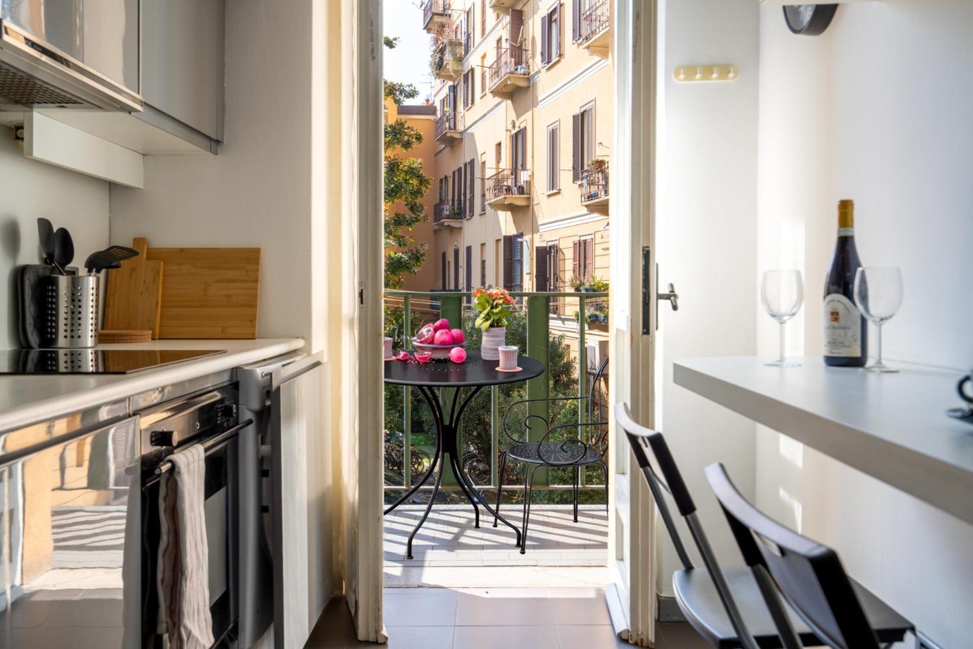 Italianflat - Spacious 3 Bedroom With Balcony San Babila Area Milano