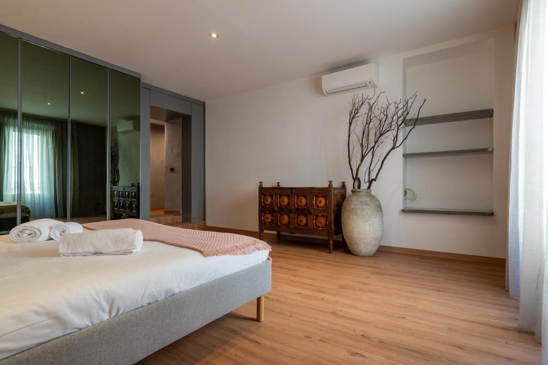 Italianflat - Spacious 3 Bedroom With Balcony San Babila Area Appartamento Milano