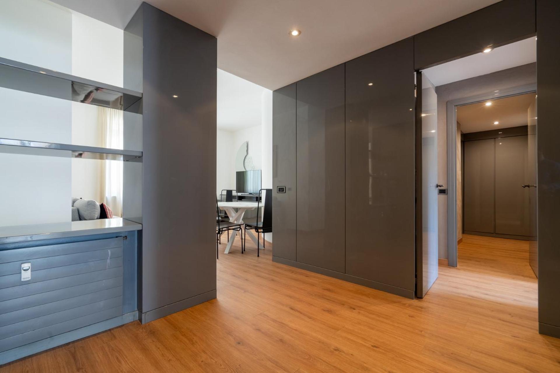 Italianflat - Spacious 3 Bedroom With Balcony San Babila Area Appartamento *