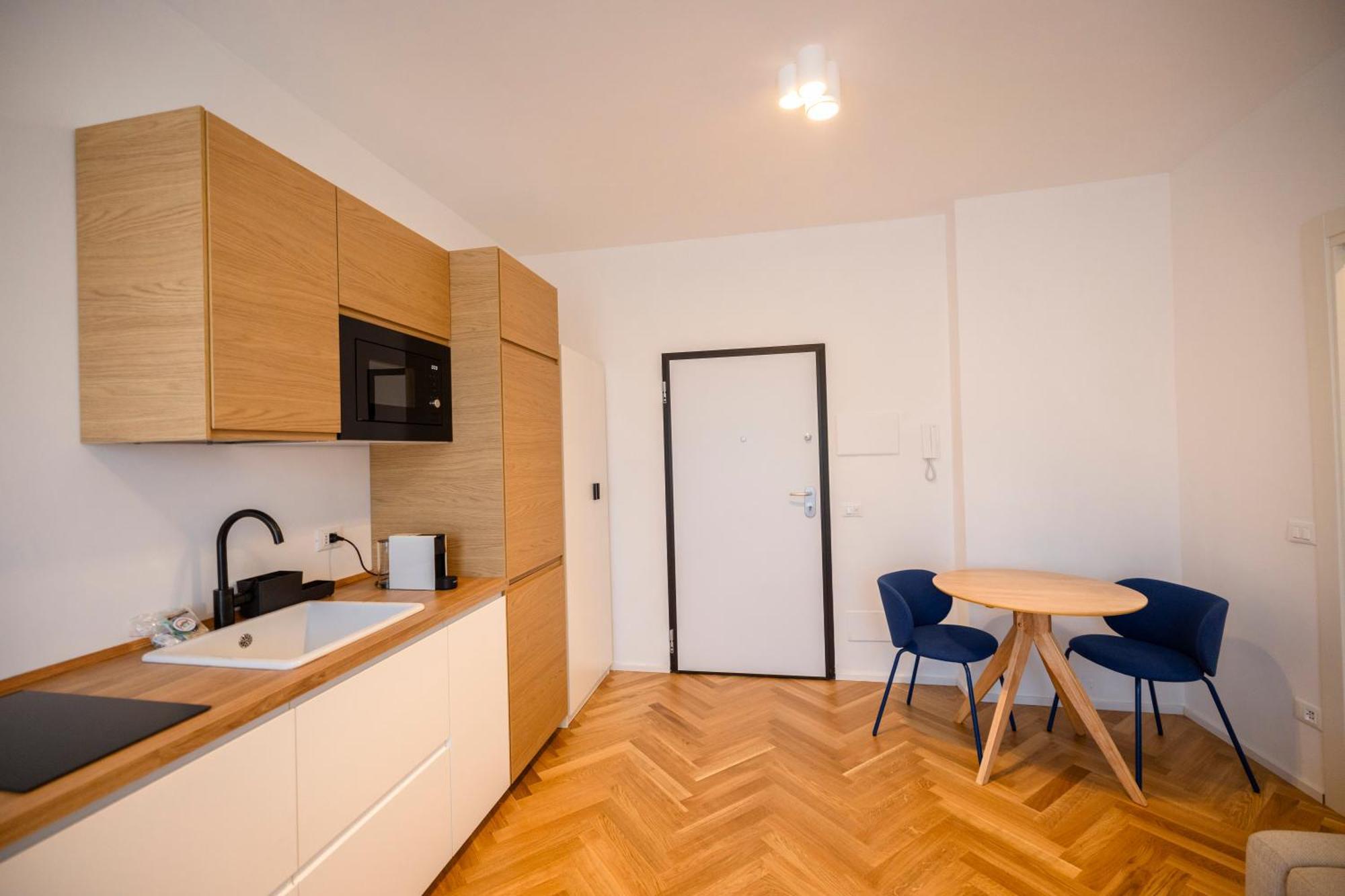 Appartamento Moderno Bilocale In Zona Monumentale-cenisio Milano