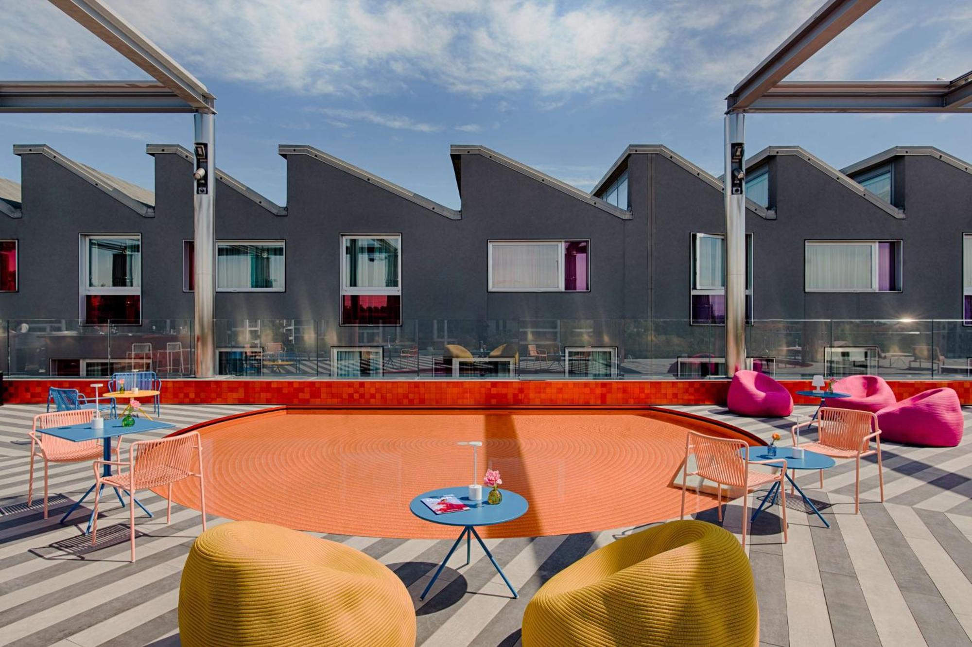 Nhow Hotell 4*