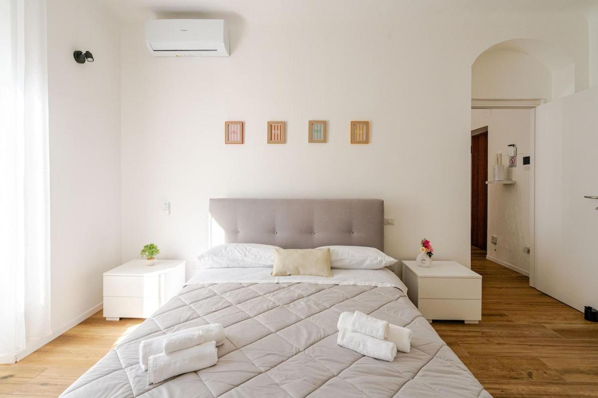 - A Pochi Passi Dalla Stazione Apartment *