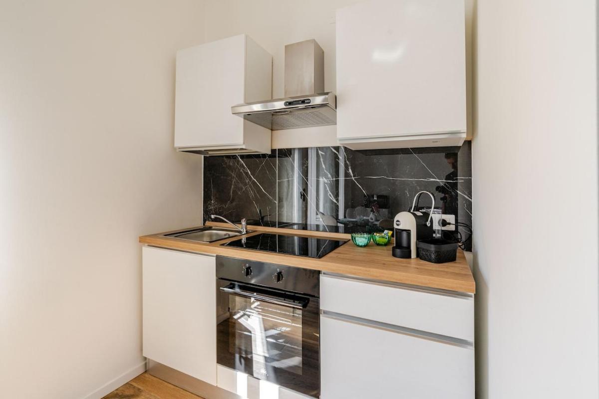 - A Pochi Passi Dalla Stazione Apartment