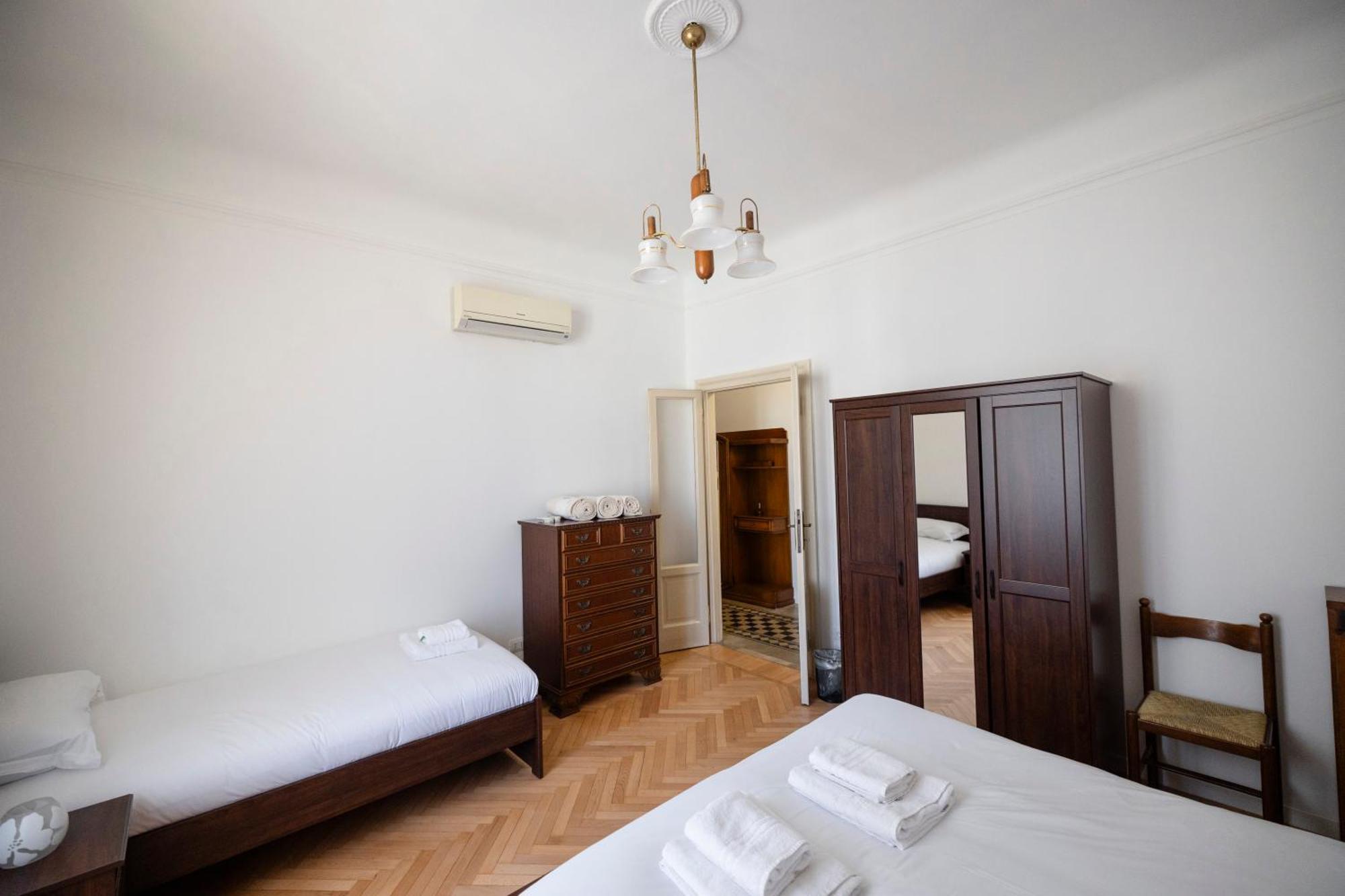 Appartamento Moderno Trilocale In Zona Navigli Milano