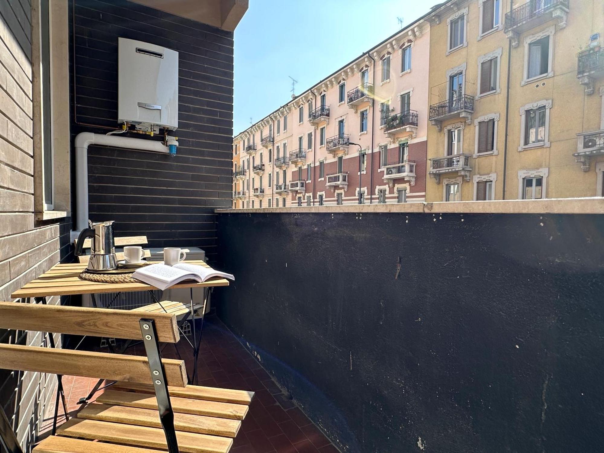 I Host - Villoresi 5 Milano