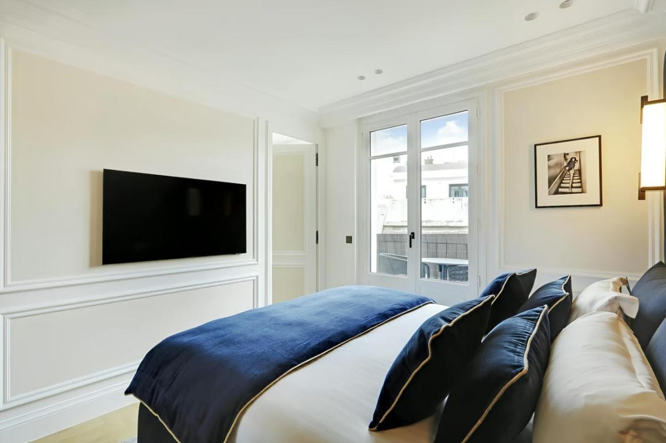 Three-room * Milano