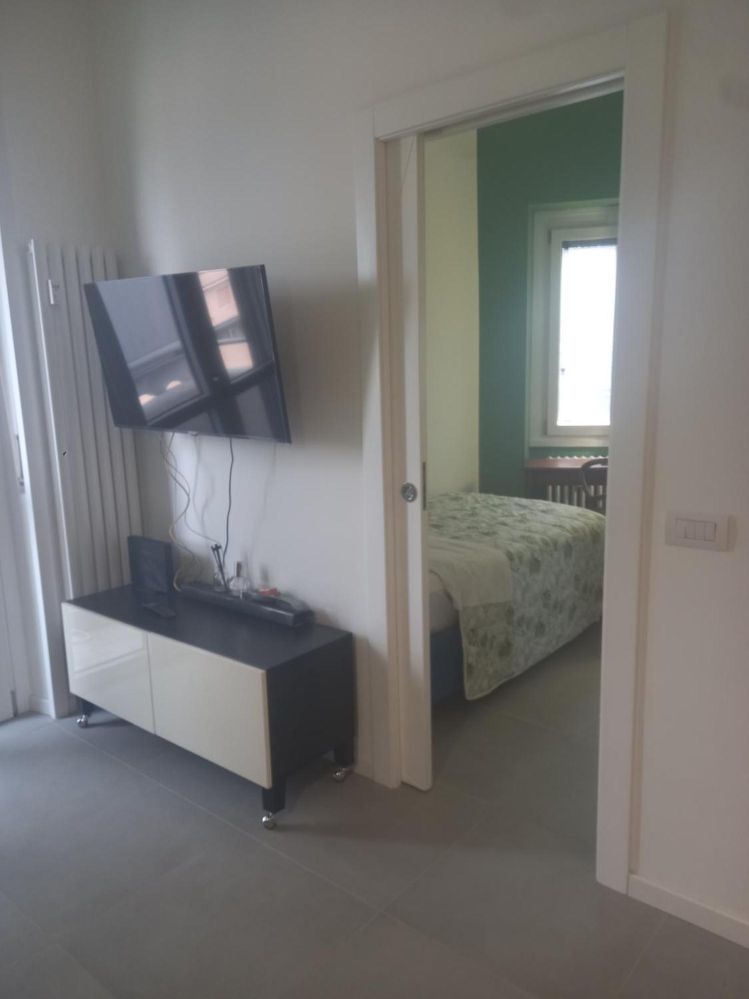 Porta Romana - Super With 2 Bedrooms & 2 Bathrooms Fully Equipped Kitchen Living Wi Fi Balcony Metro Line Porta Romana Appartamento *