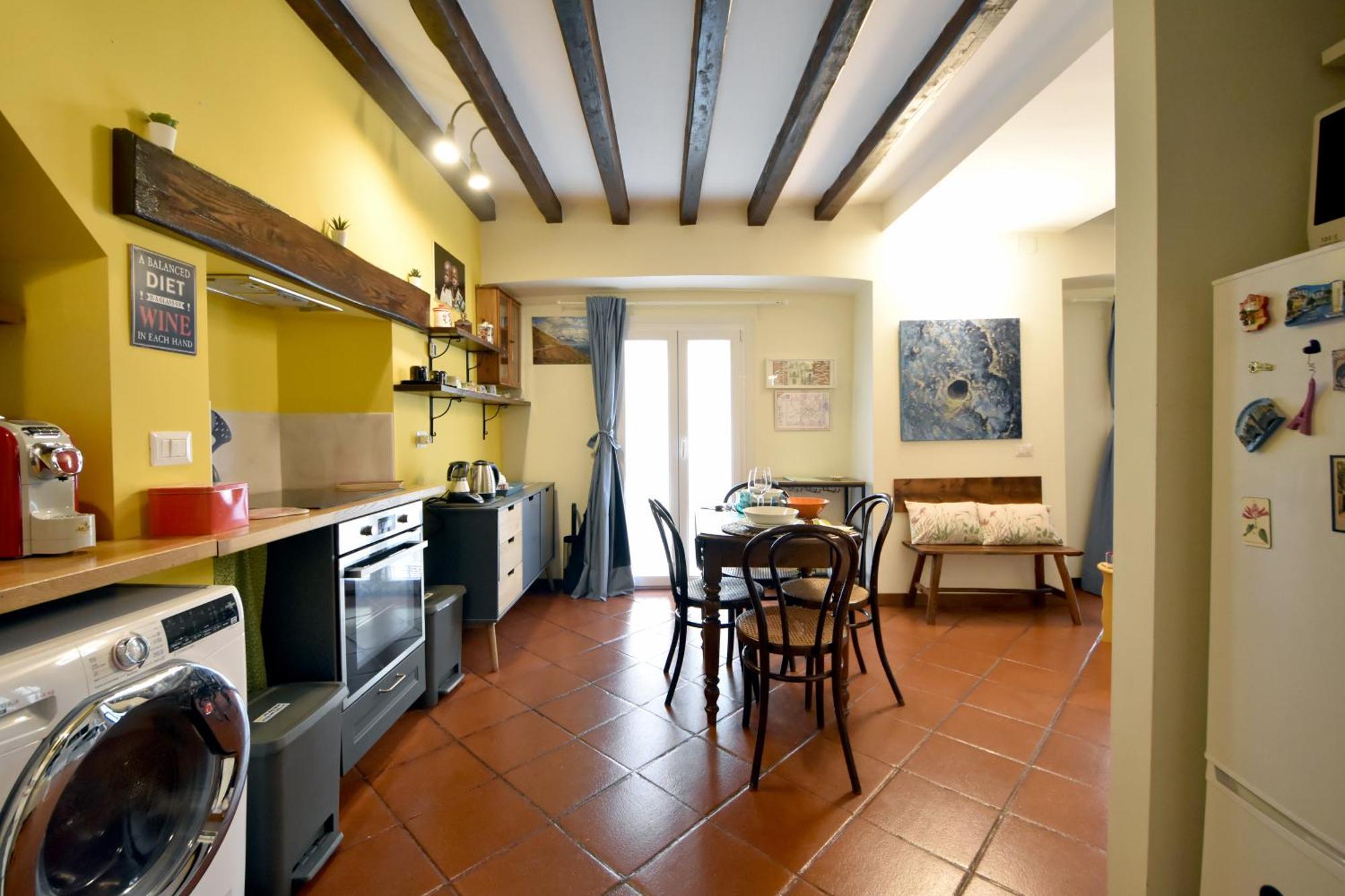 Open Space In Porta Venezia Apartment