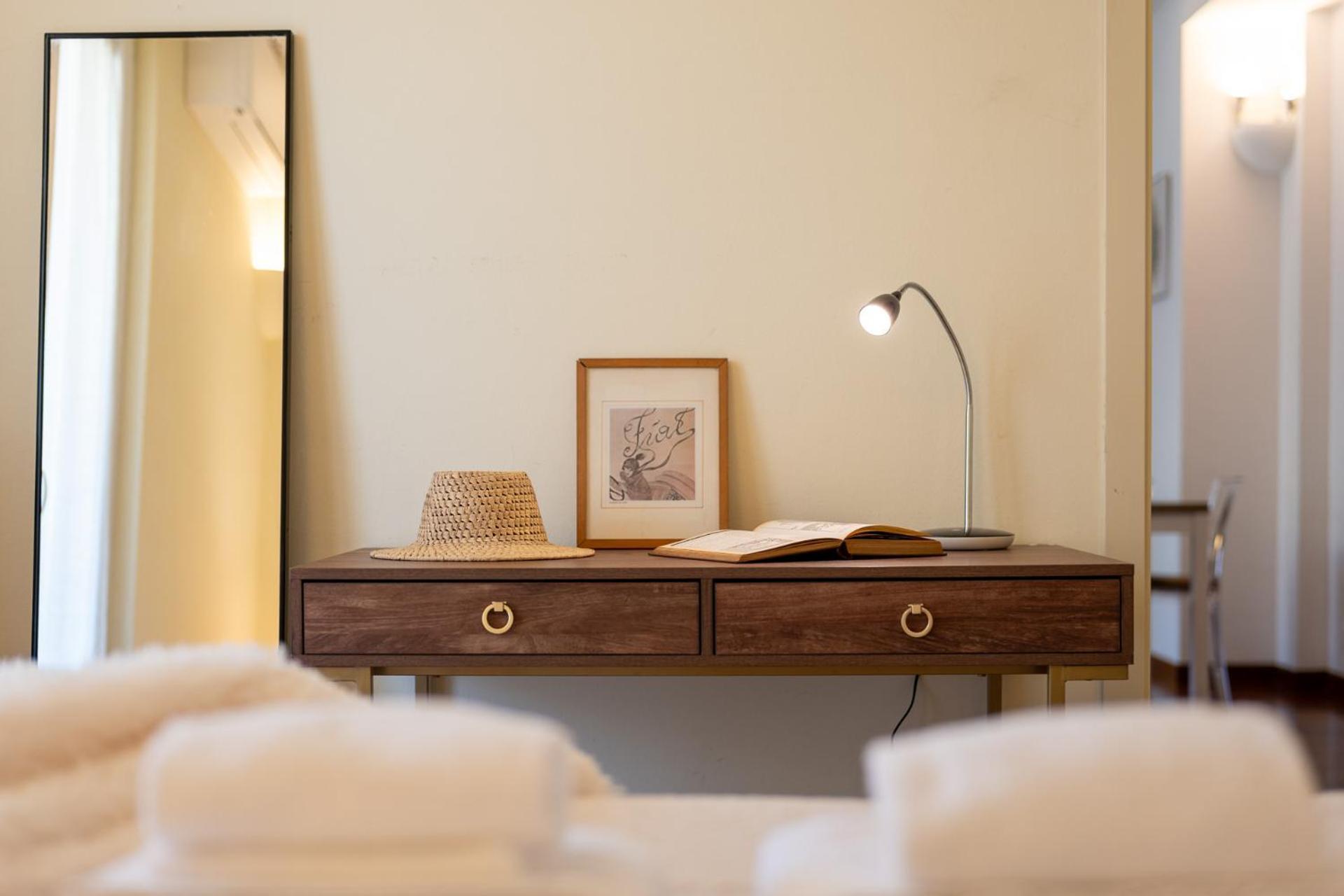 Flat In Center With Terrace, Near Garibaldi Fs * Milano