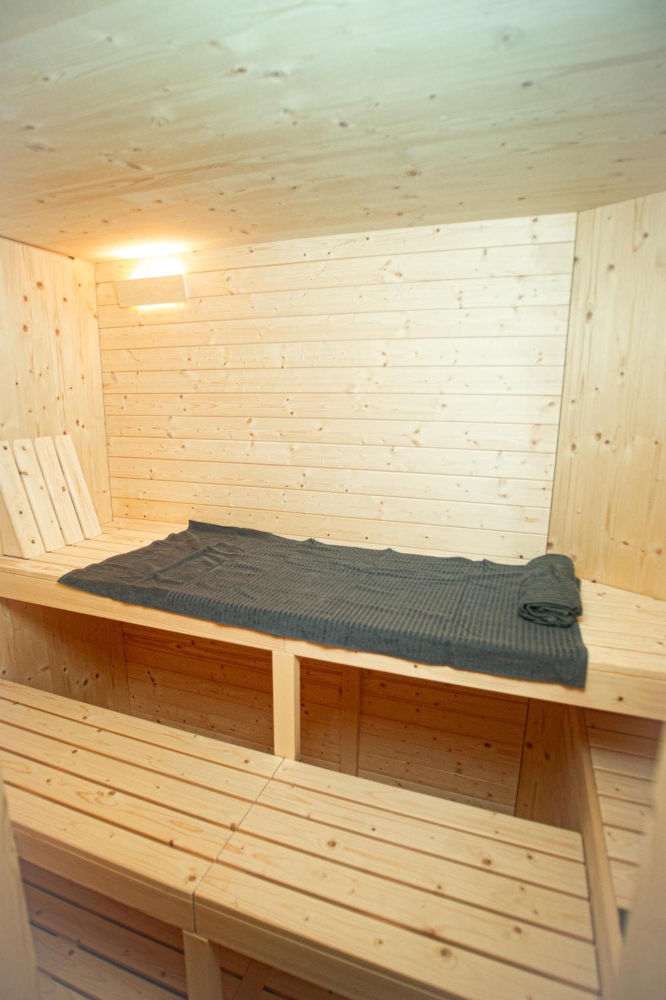 Varanini Luxury Double Bedroom Two And Sauna *
