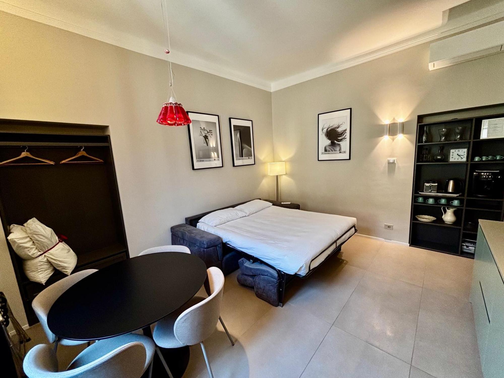 Solferino 37 * Milano
