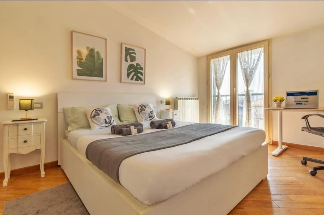 Lejlighed Unique & Strategic Flat, 50m From M4 Station Milano