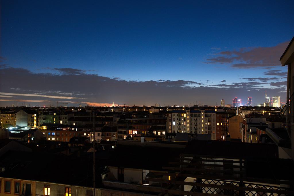 Skyline In Citta Studi A 1 Minuto Dal Metro Con Terrazzo Wi-fi E Netflix