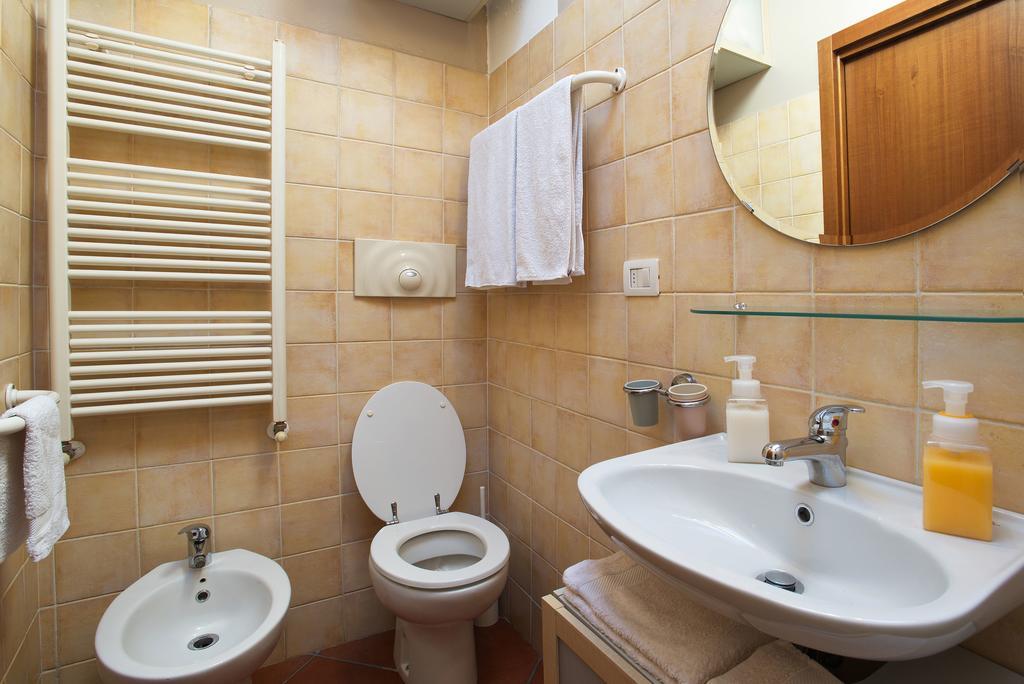 Skyline In Citta Studi A 1 Minuto Dal Metro Con Terrazzo Wi-fi E Netflix Apartment Milan