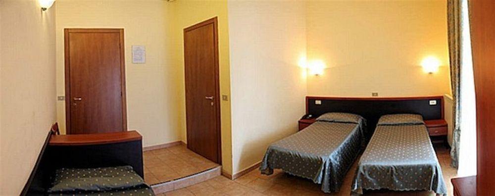 Atena Hotel 2*