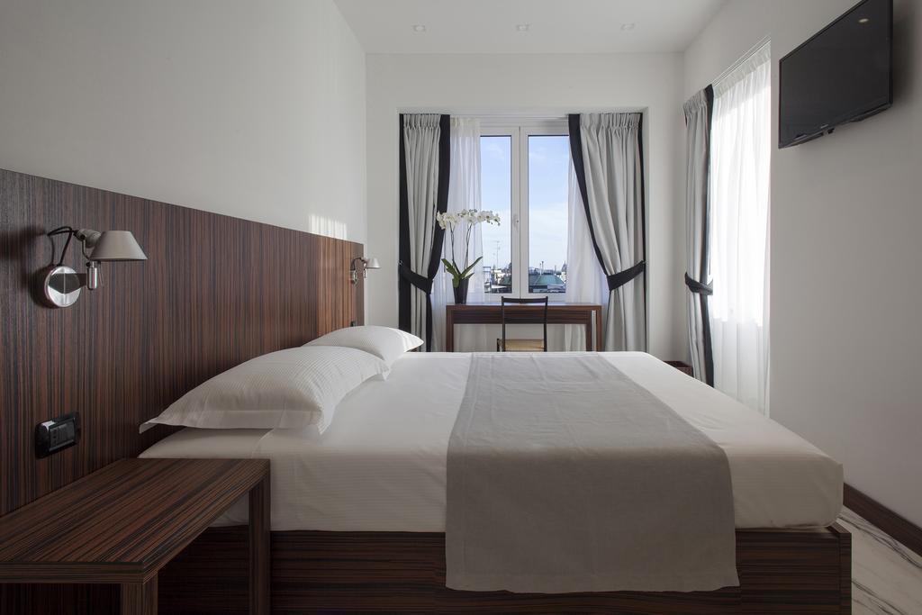 My Bed Montenapoleone 2* Mailand