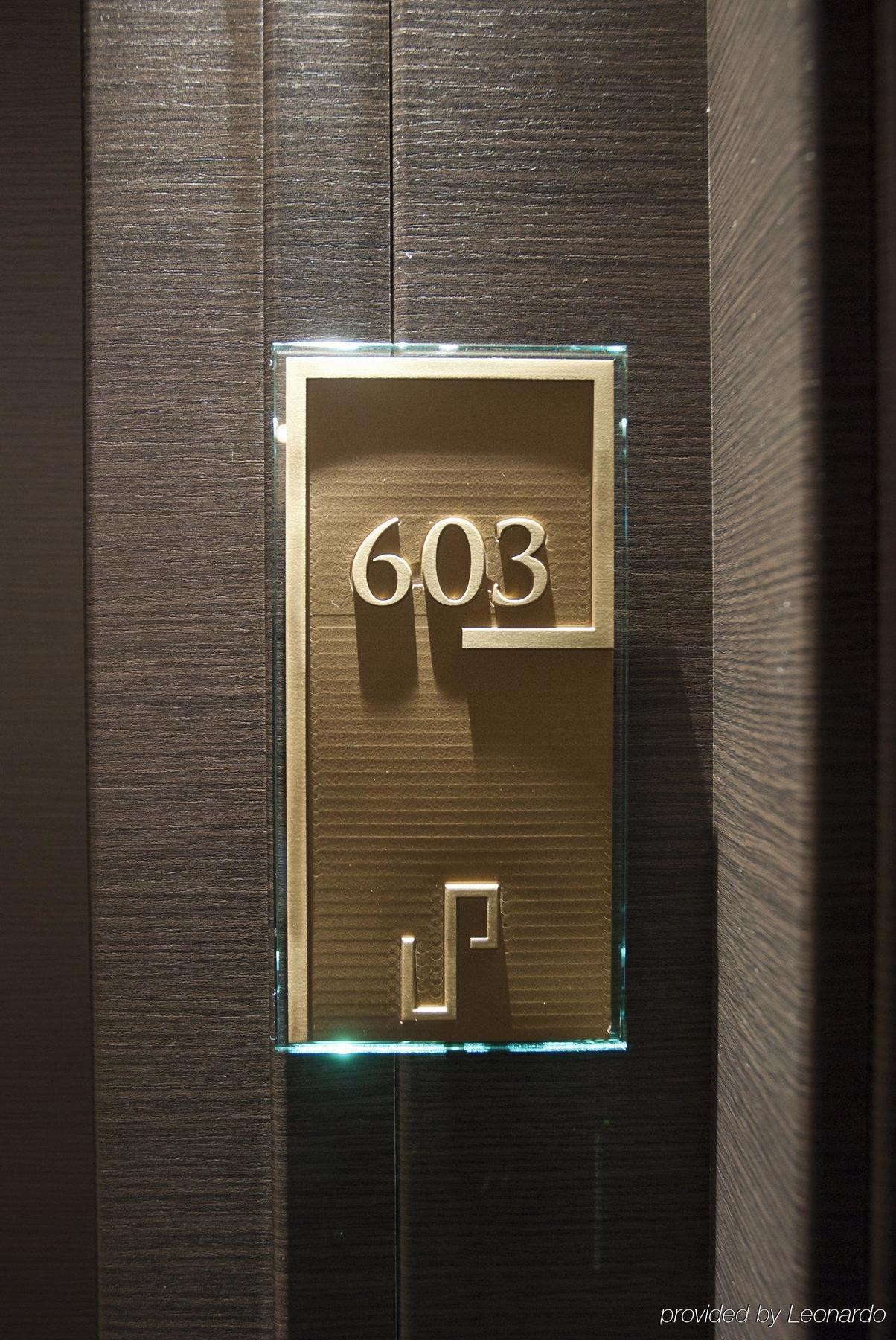 Uptown Palace Hotel 4*