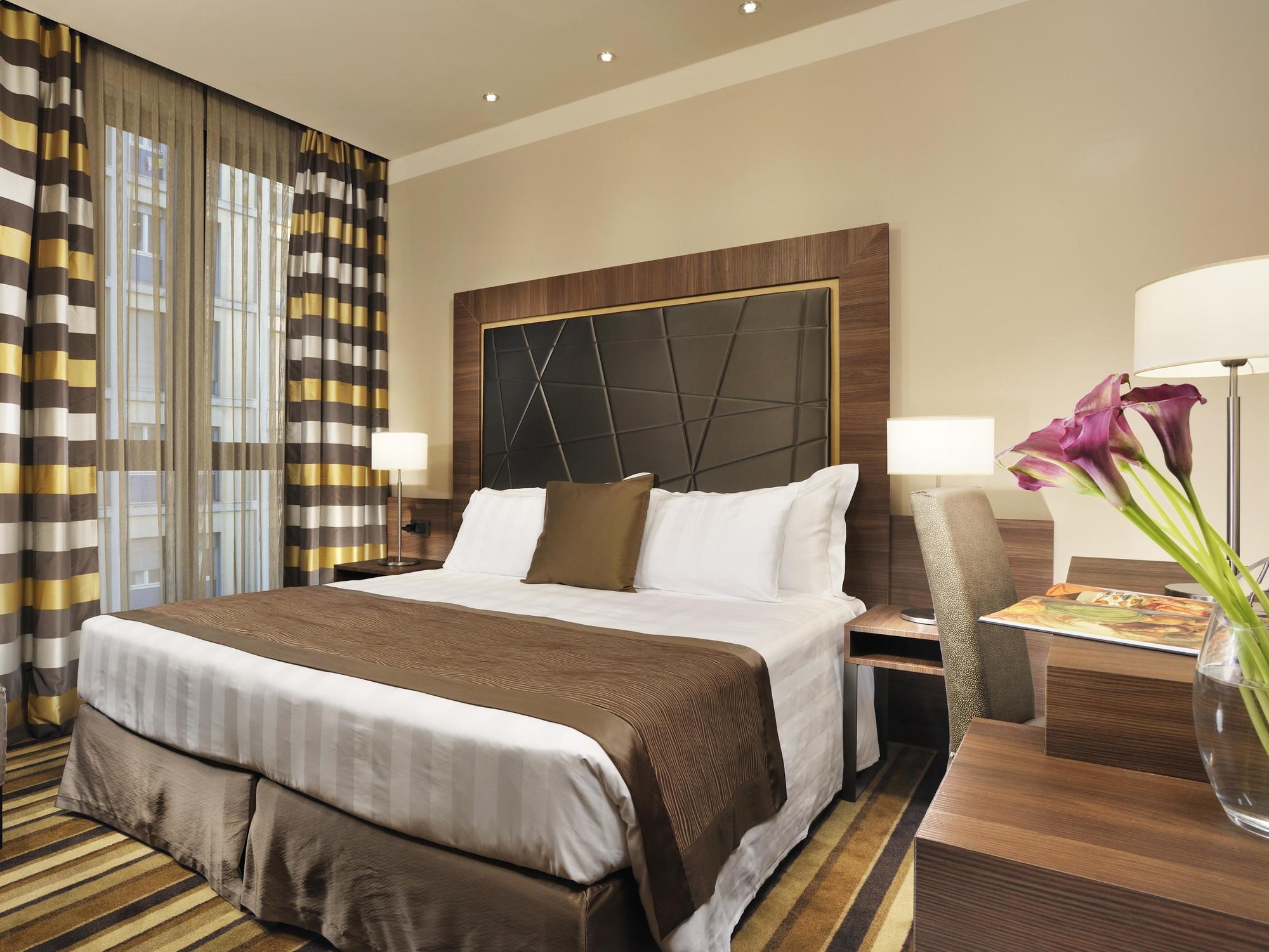 Uptown Palace Hotel 4*