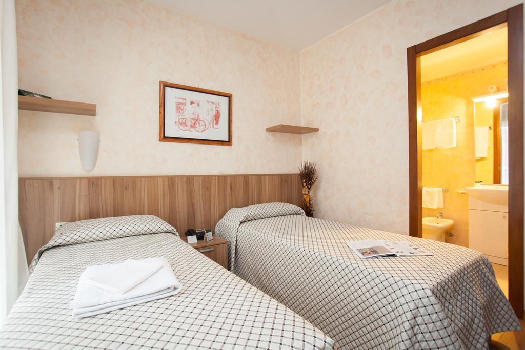 Desenzano 3*