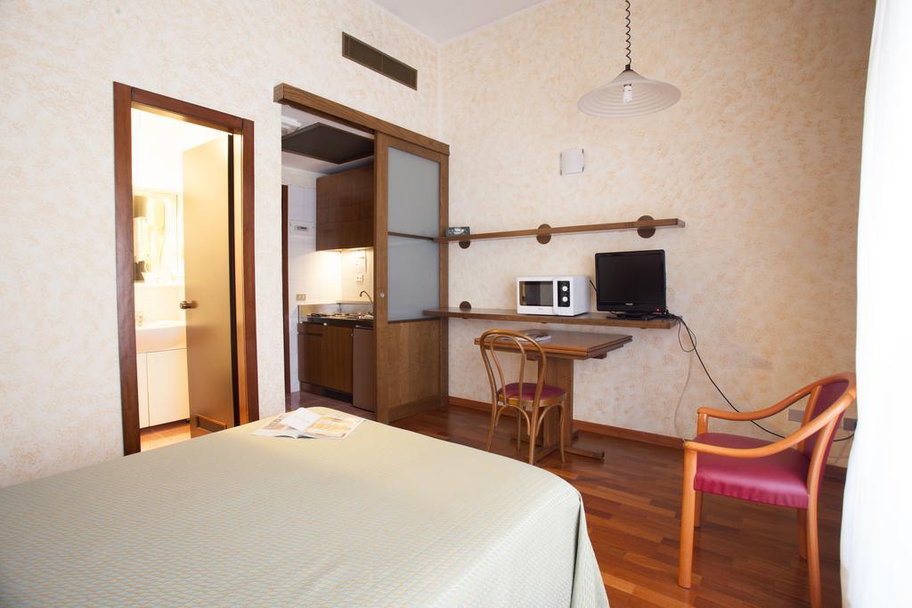 Desenzano Aparthotel 3*