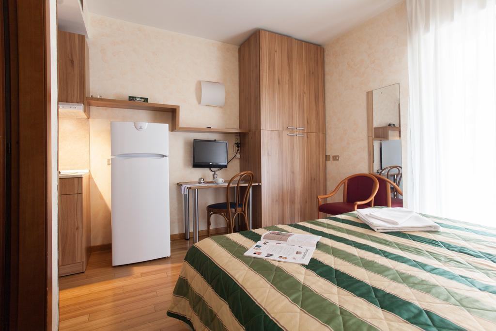 Desenzano Aparthotel 3*