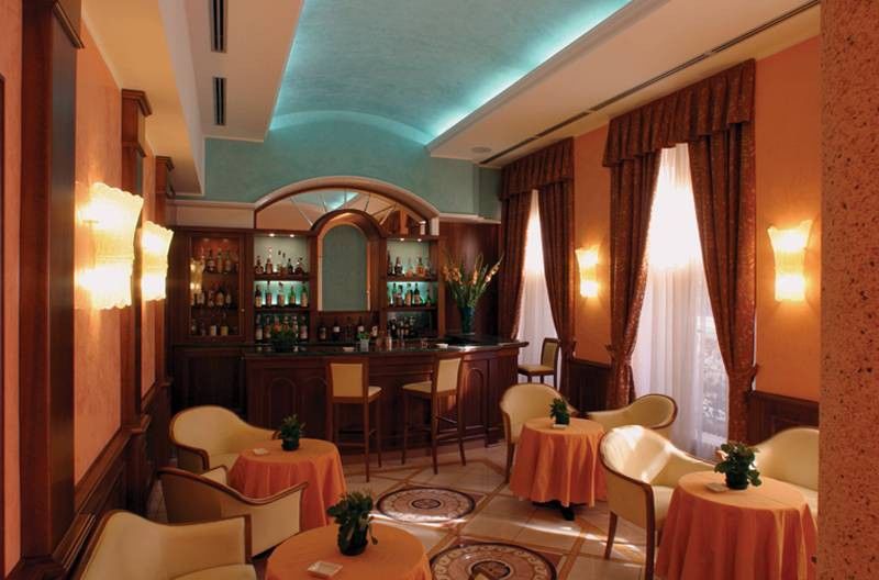 Lancaster Hotel