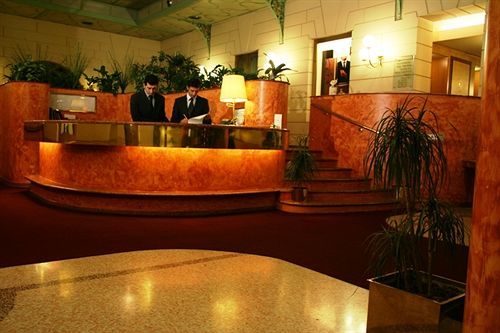 Albert Hotel