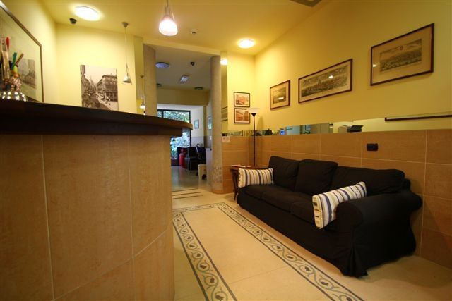 Hotel The Best 2*