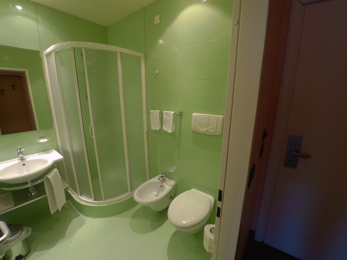 Hotel Ada 2*