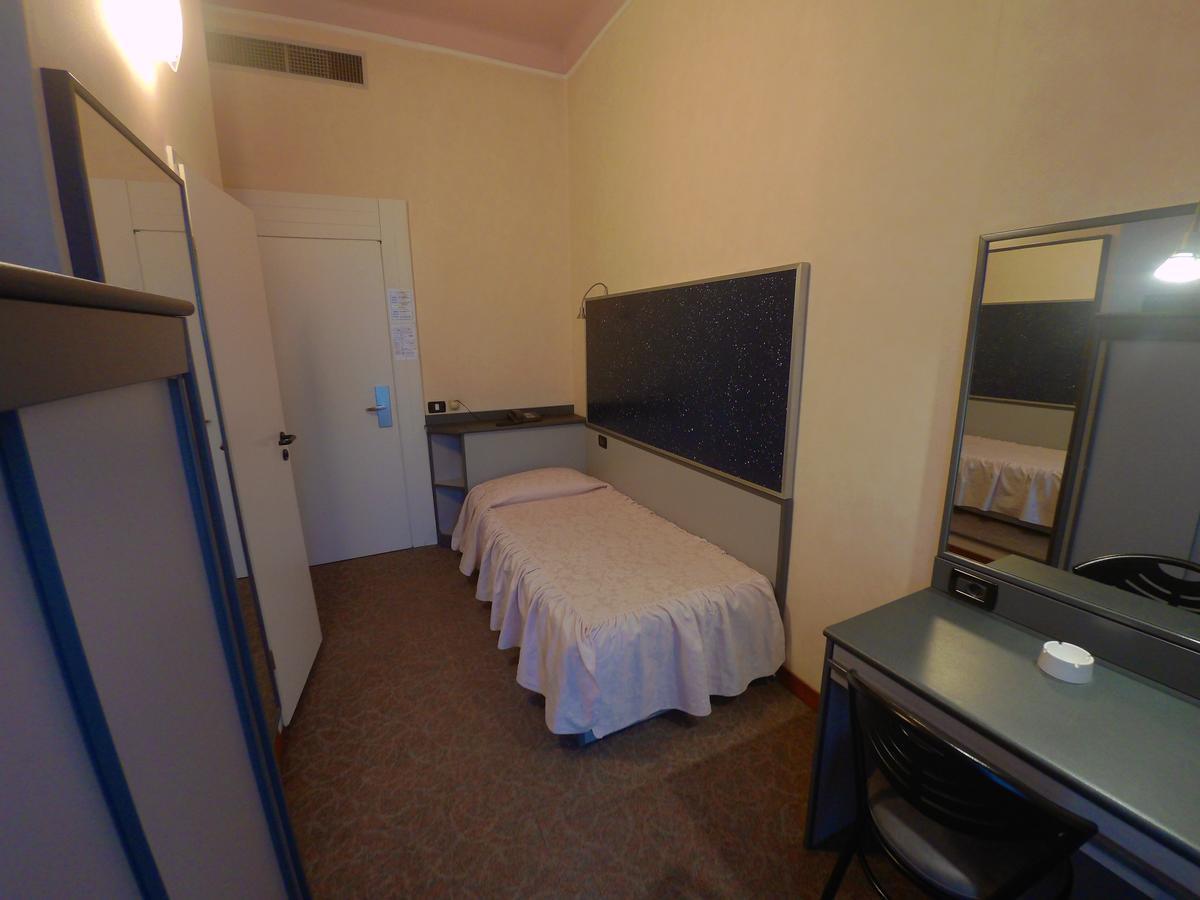 Hotel Ada 2*