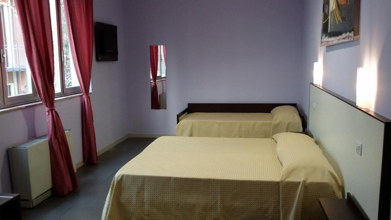 Lucania Hotel *
