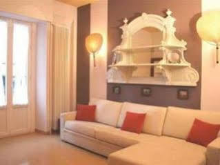 The Place Black Orchid Milano