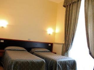 Atena Hotel 2*