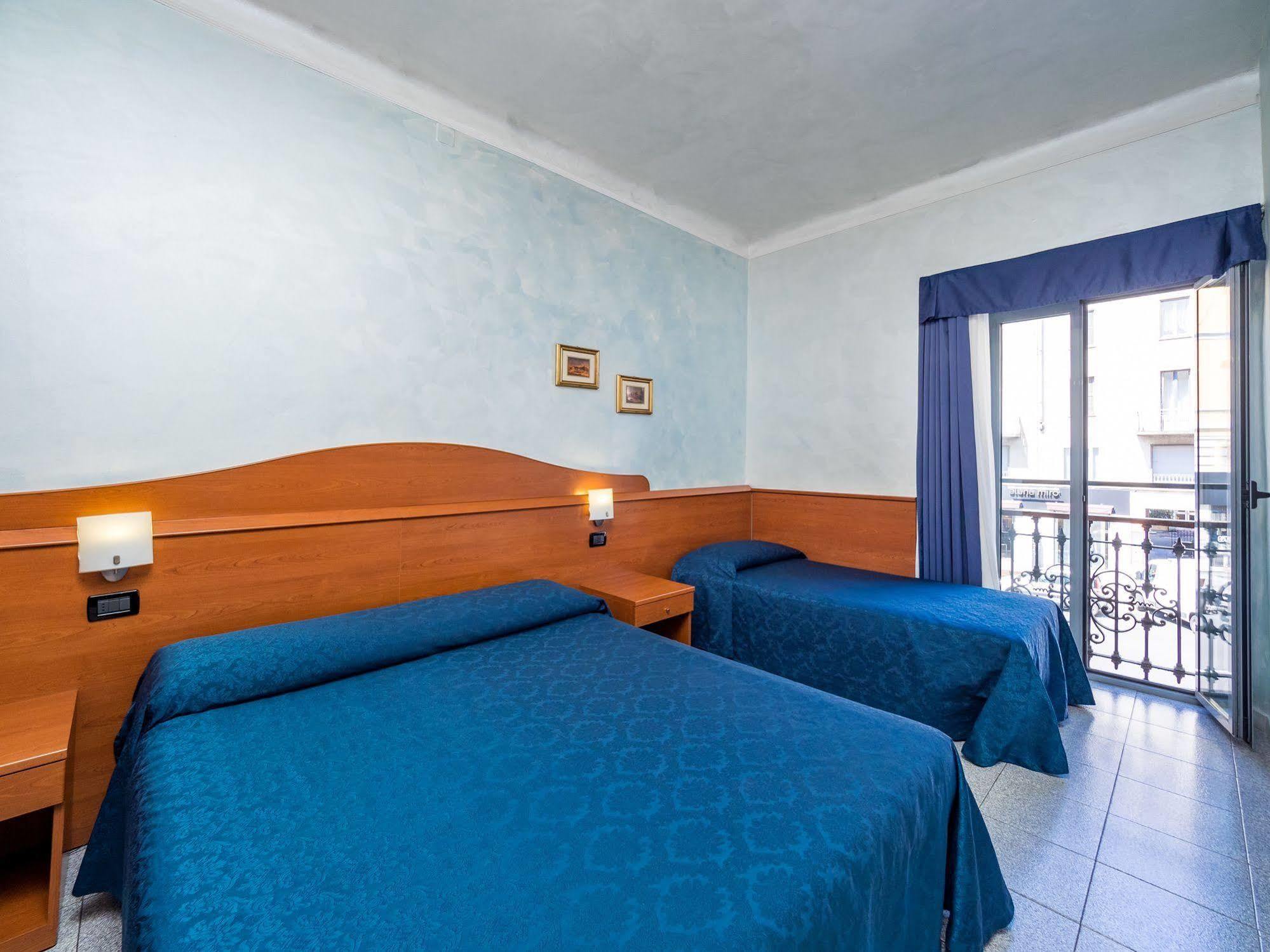 Hotel Aurora *