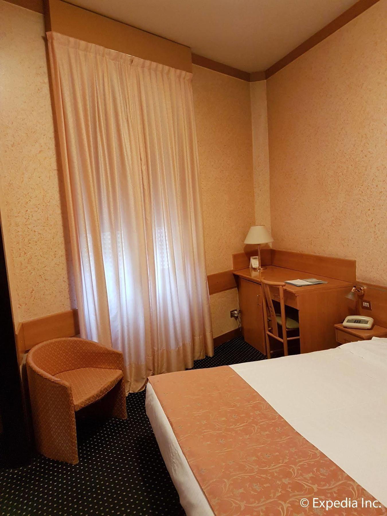 Hotel Mentana, By R Collection