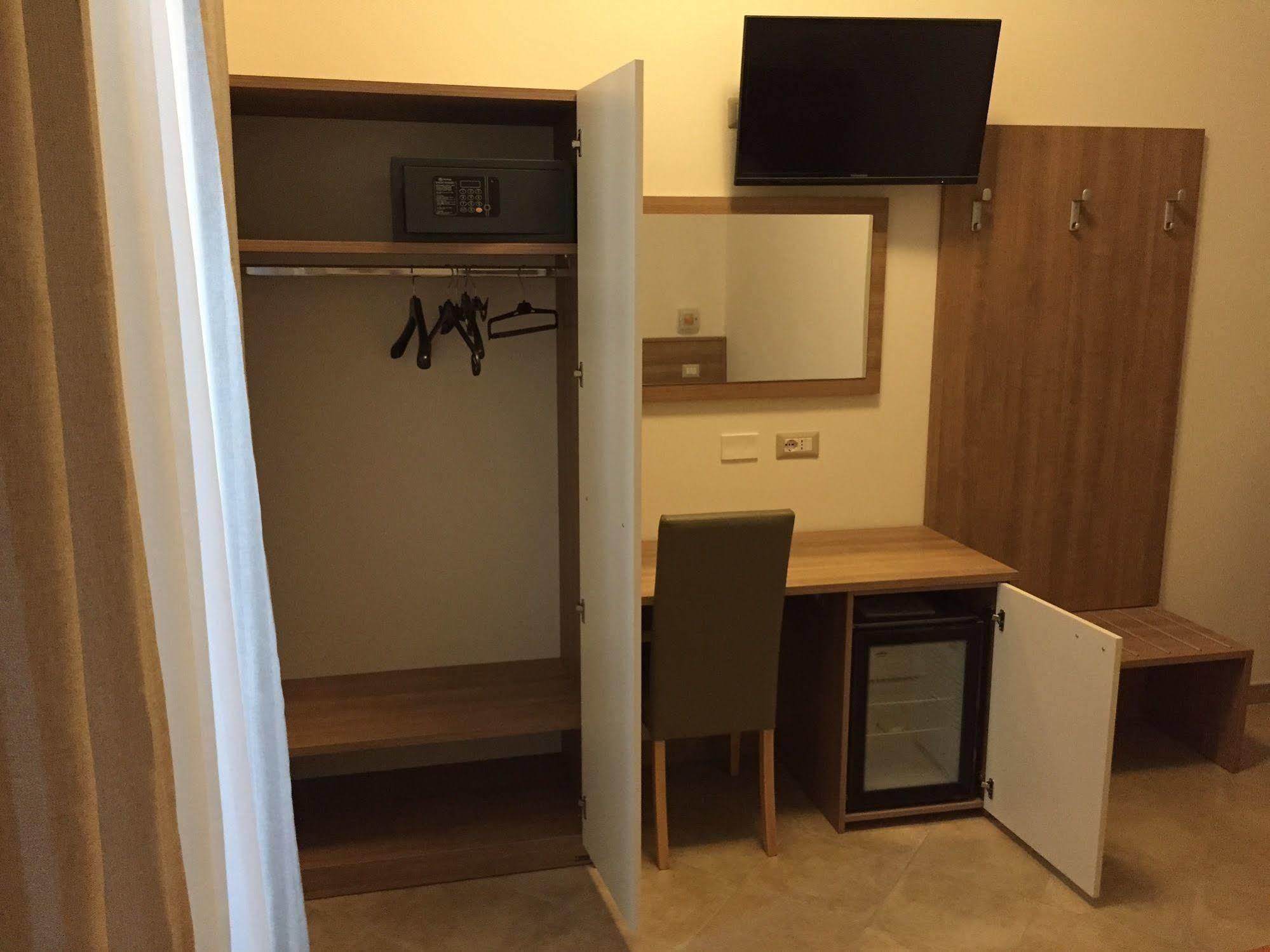 Hotell Montecarlo Milano