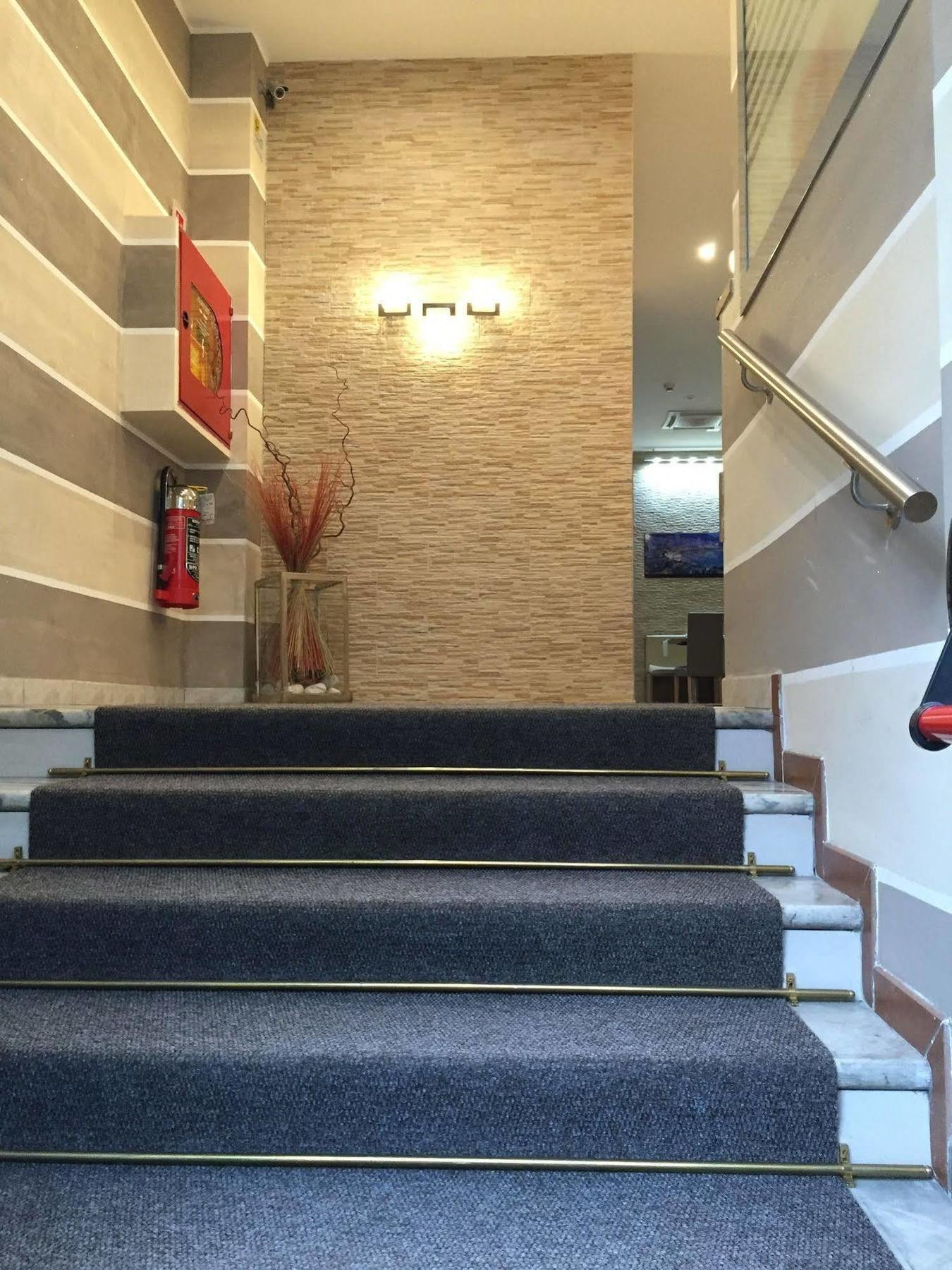 Hotell Montecarlo Milano