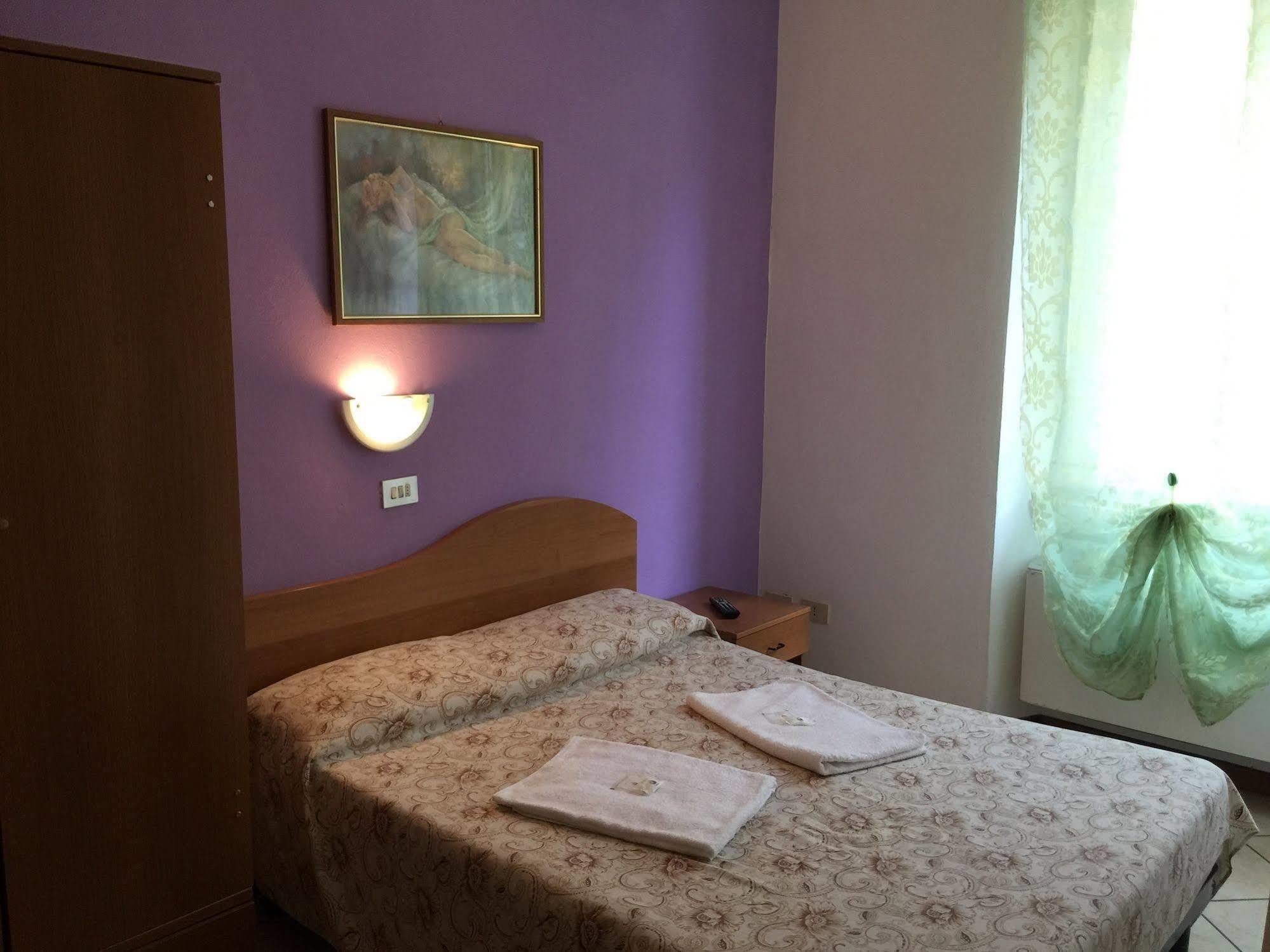 Adelchi Hotel *