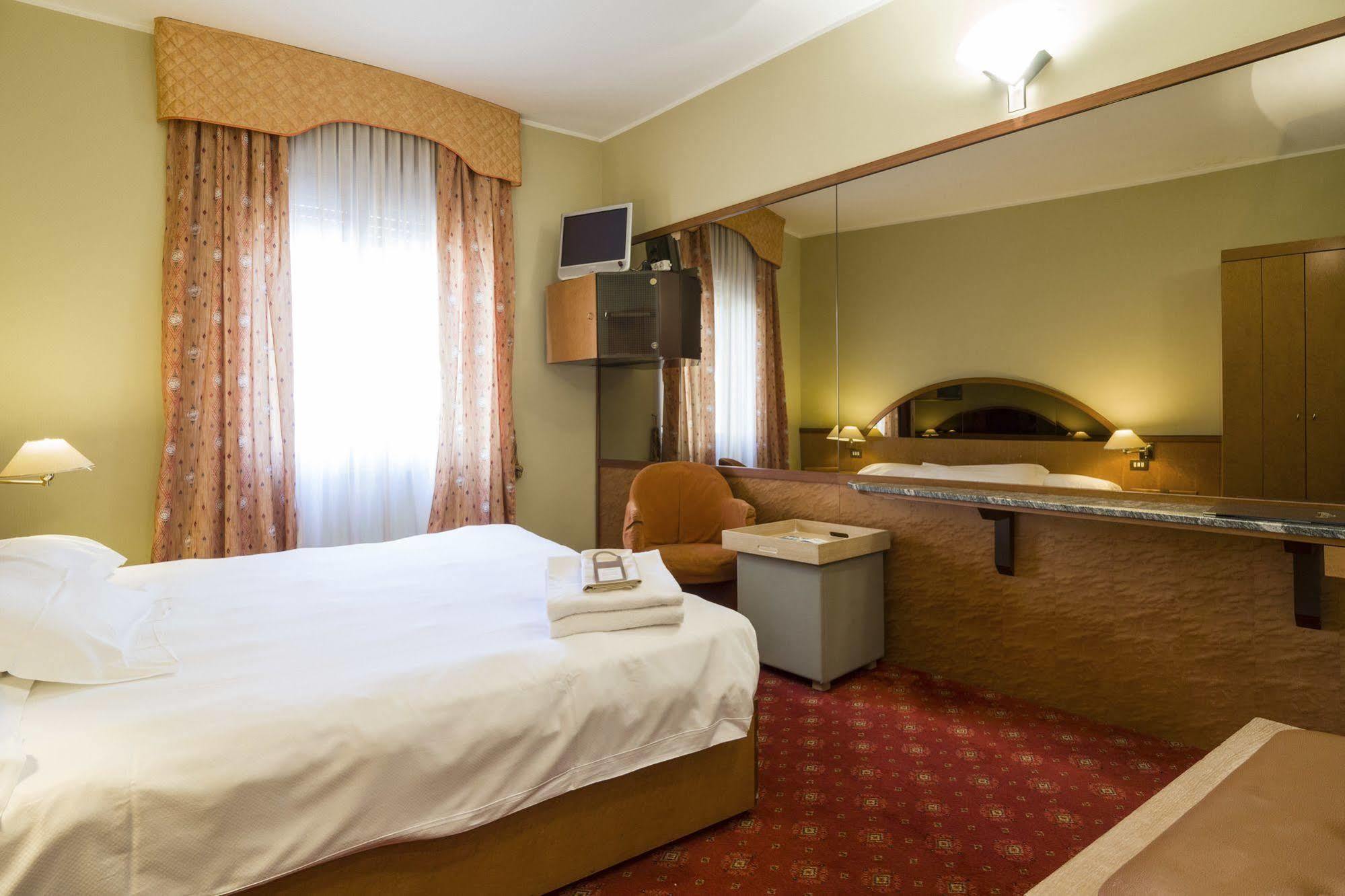Carrobbio Hotel Milan