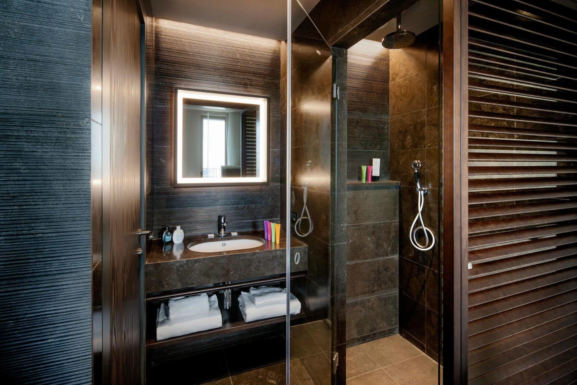 Glam Hotel