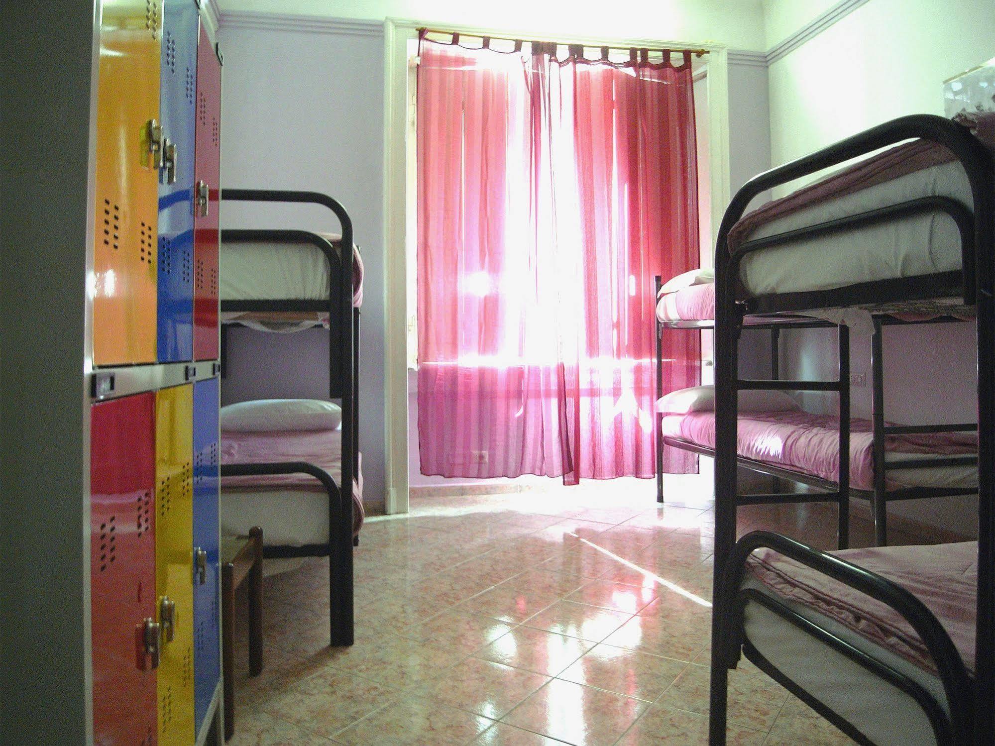 Hostel California *