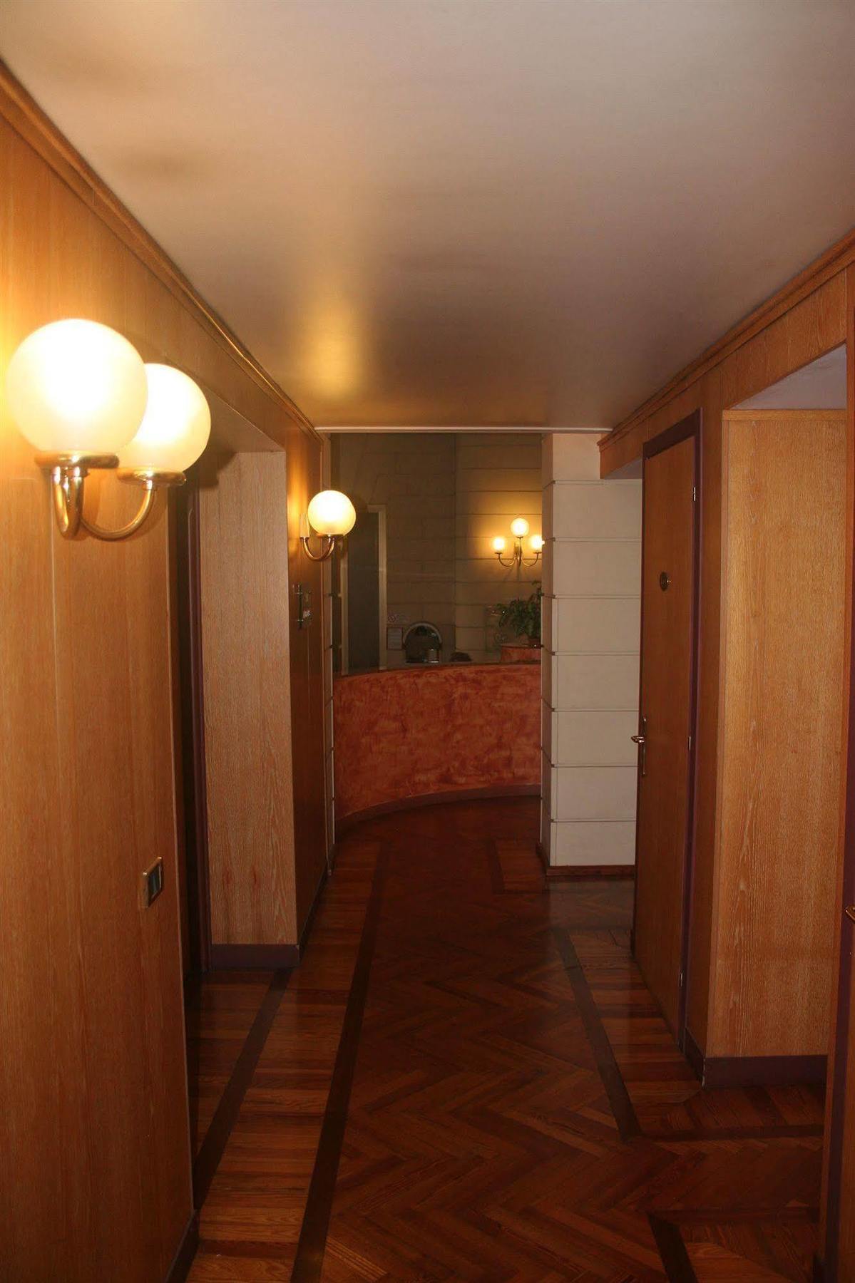 Albert Hotel Hotel