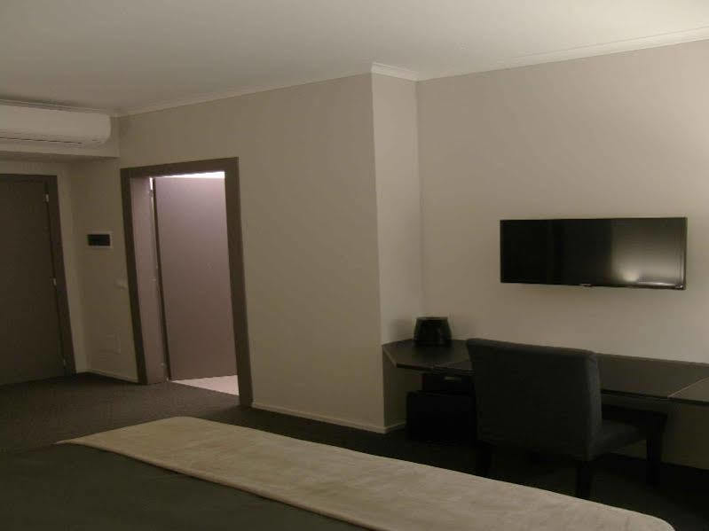 Zuretti 61 2* Milano