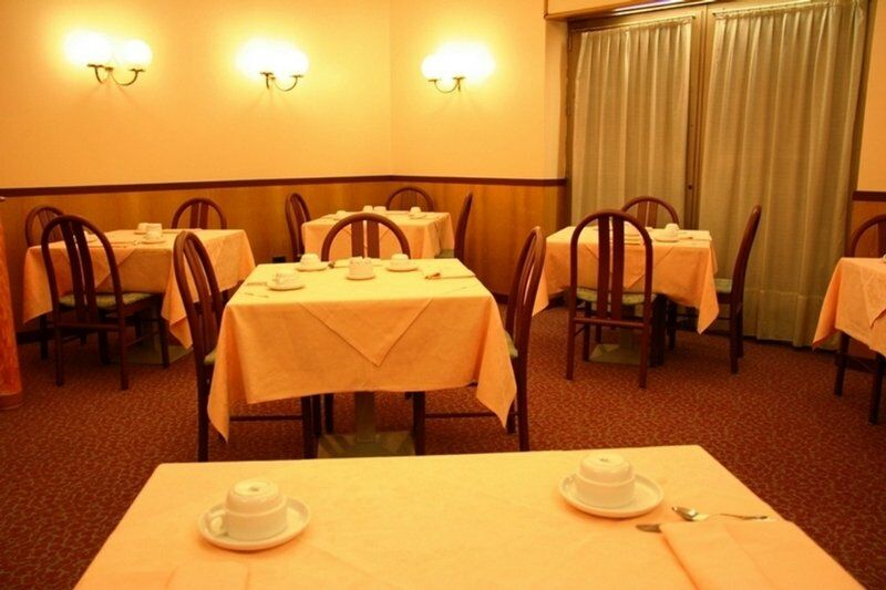Albert Hotel 3*